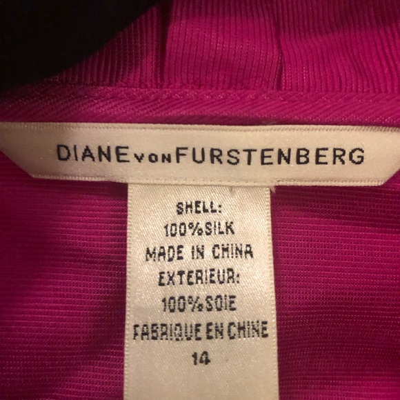 DIANE VON FURSTENBERG 100% silk wrap dress in hot pink, Size M, short sleeve. - Picture 7 of 8